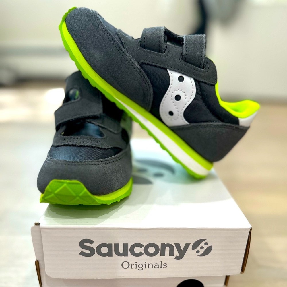 Saucony “Baby Jazz” sneakers, little kids size 10.5, NEW in box! Gray neon green